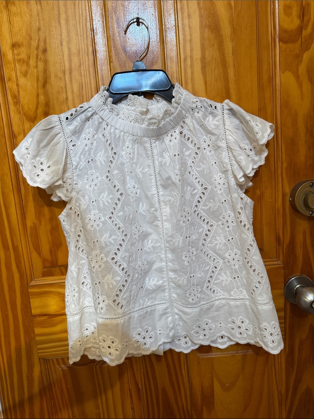Women's White Eyelet Flutter-Sleeve Blouse